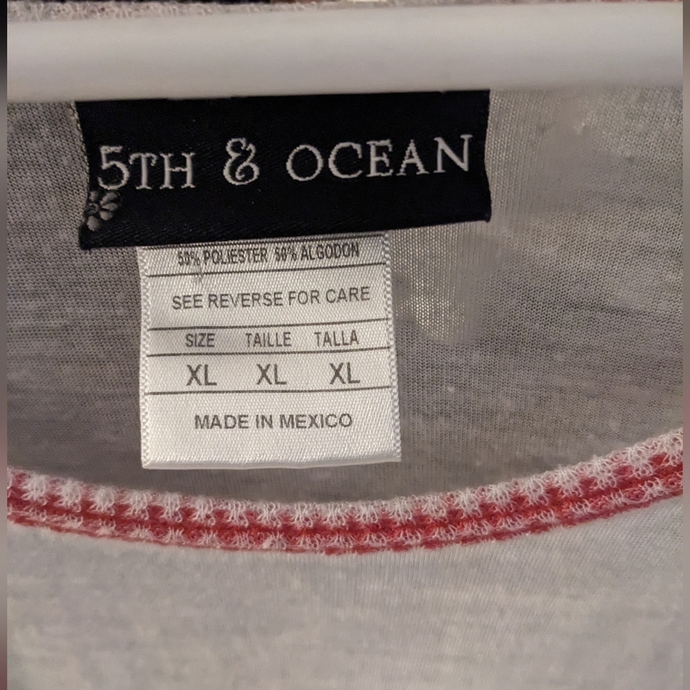 Chicago Bulls Long Sleeve Shirt (XL) - Picture 2 of 3